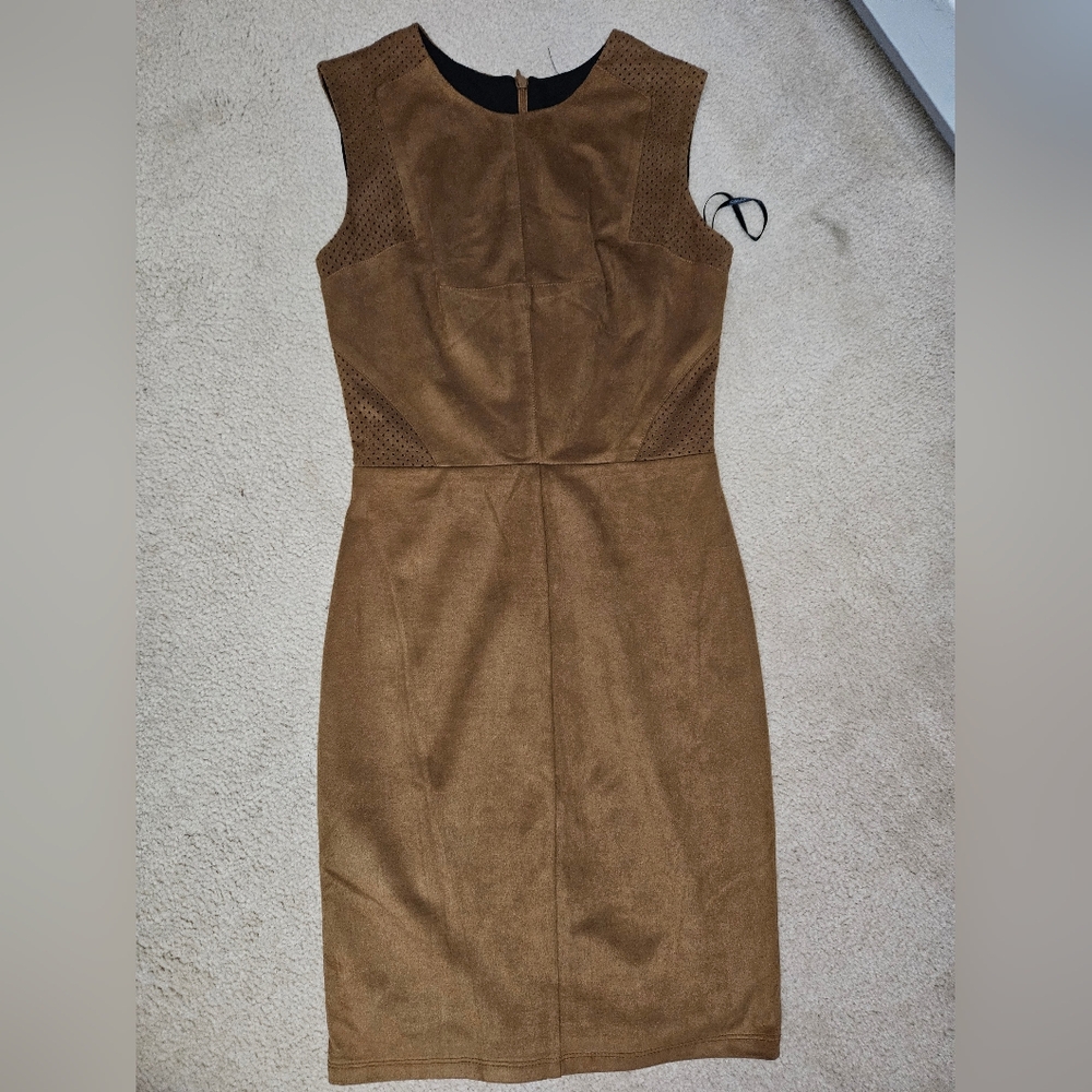 Dress - Picture 2 of 5